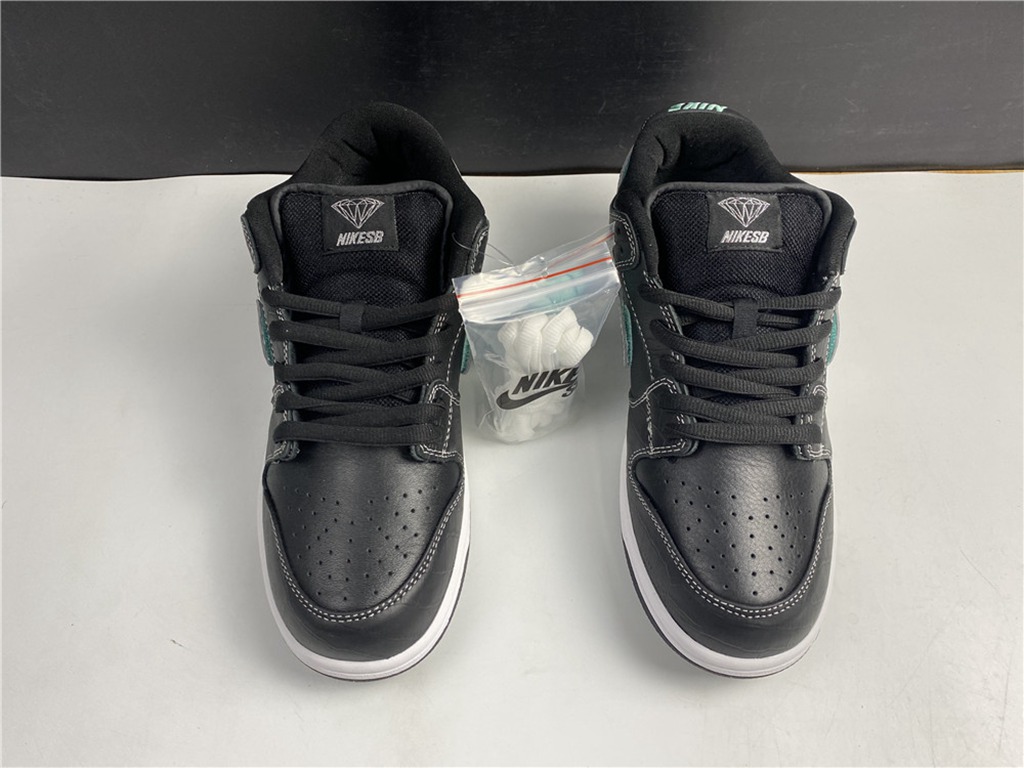 Nike SB Dunk Low